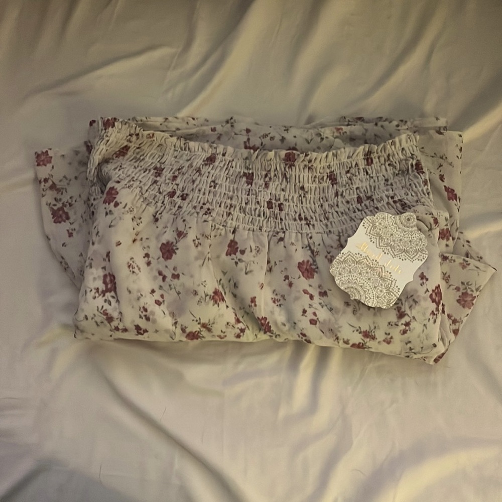 white + red 🎧 floral 🎟️ skirt